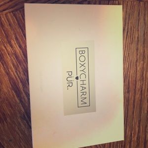 Boxycharm x Pür cosmetics palette.